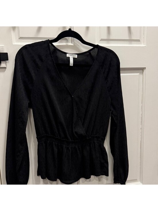 Tops - Black V-Neck Peplum Blouse
